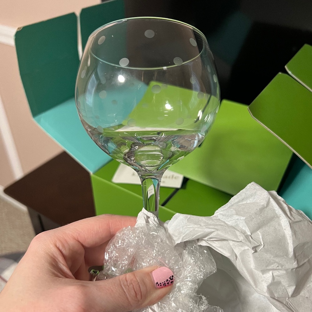Kate Spade Lenox Larabee Dot Balloons Wine Glasses